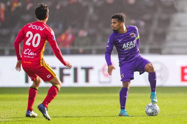 下届还有李凯尔吗 苏群:我的理解他是一次一签